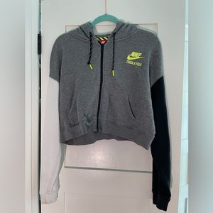 Nike Cropped Sweater